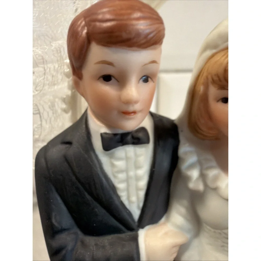 Vintage 1990's Wilton Designer Series Wedding Cake Topper Bride and Groom GW995